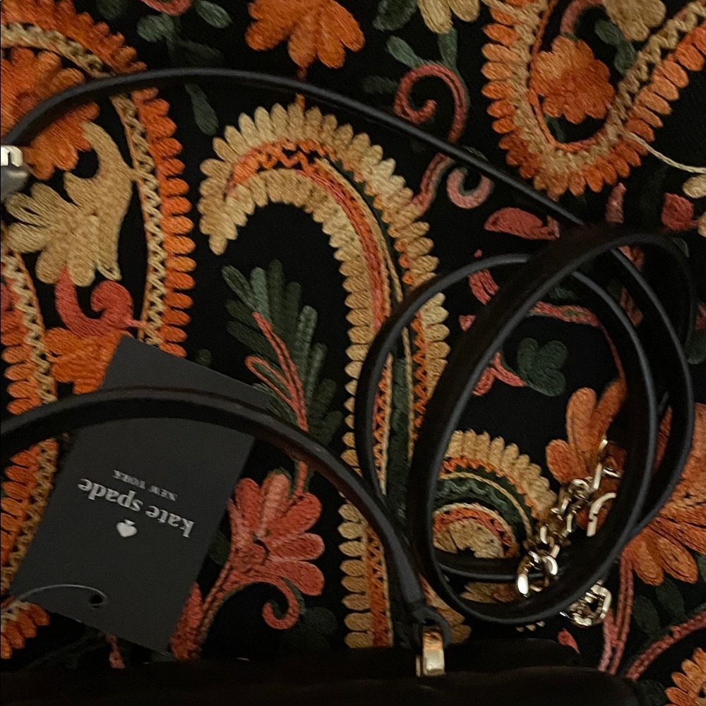Kate Spade Black Quilted Heart barrel Cross body  Bag - Picture 7 of 7